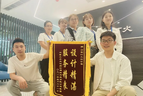 以服務(wù)為己任，以滿意為準(zhǔn)則——萬(wàn)家燈火好評(píng)如潮！